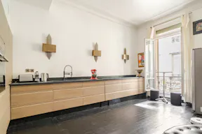 Showroom in Sublime Triangle d'Or - Image 15