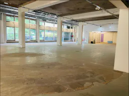 Industrial space near Eiffel Tower - Image 4