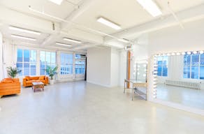 Expansive Skyline Loft - Connected Studio Space - Image 12