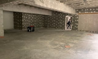 Cured Atypical Building for Rent - Nice Volume - Paris Le Marais - Image 10