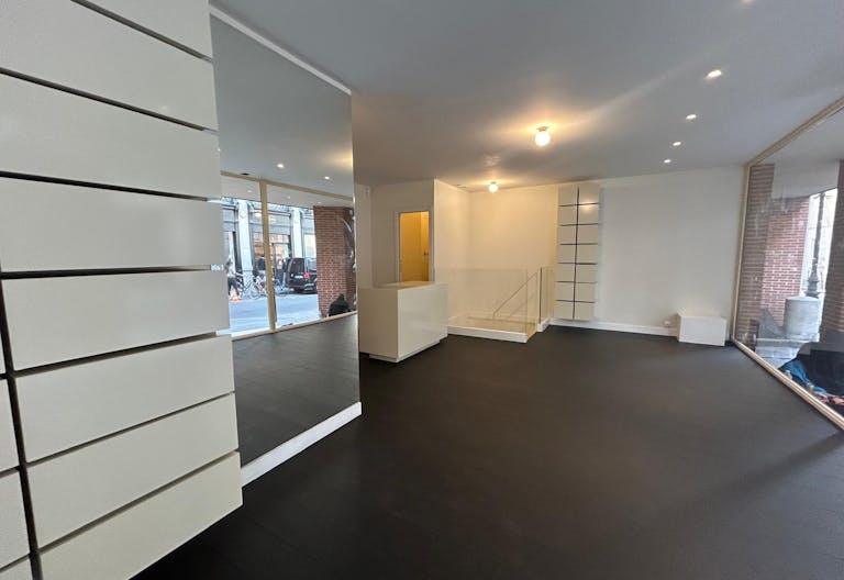 Rue de Thorigny Pop Up Boutique - Image 0