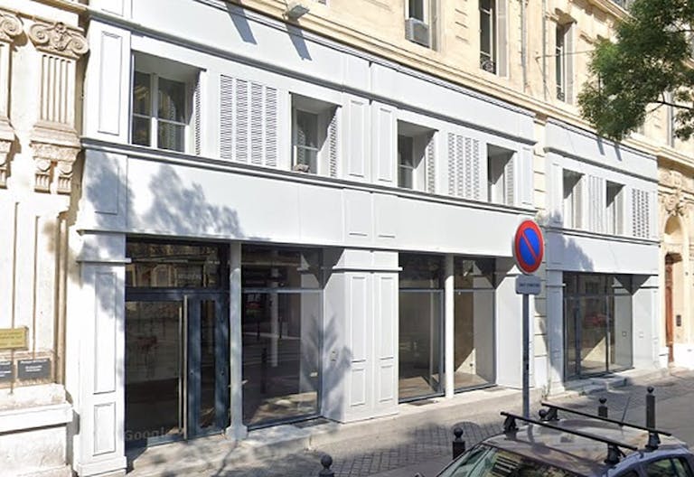 Block of 6 Boutiques Shop for Rent - Marseille Rue de la R�publique - Image 3