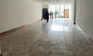 Blank canvas store front/creative space - Image 0