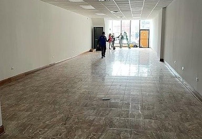 Blank canvas store front/creative space - Image 0