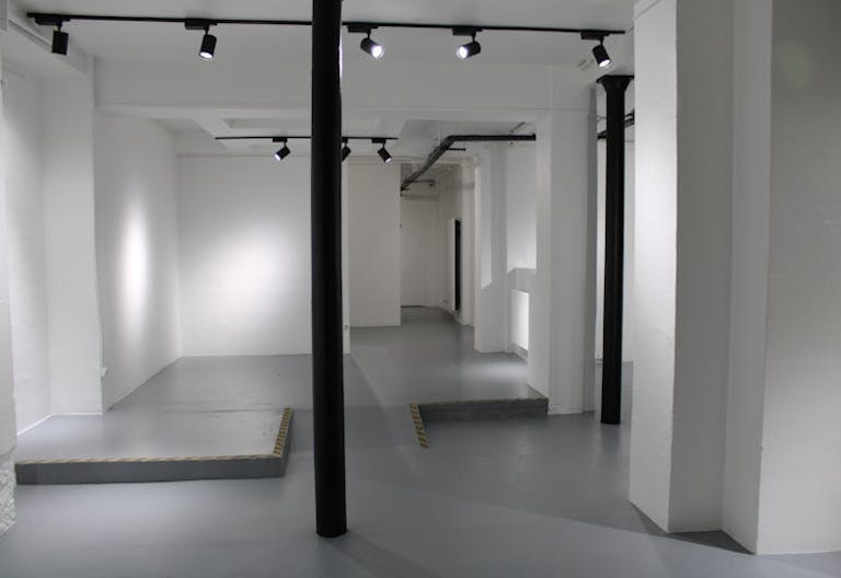 Rue Neuve Popincourt Showroom - Image 1