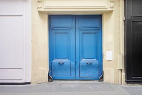 Spacious Gallery in Le Marais - Image 13