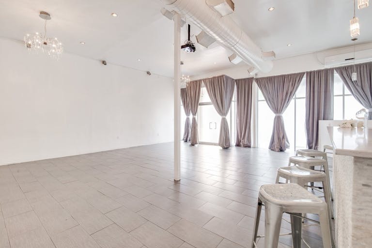 Licensed Bar Space in Crown Heights - Image 2