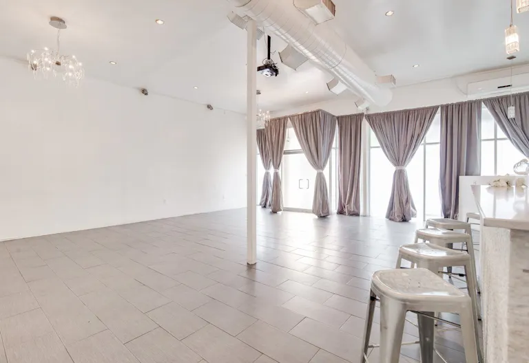 Licensed Bar Space in Crown Heights - Image 2