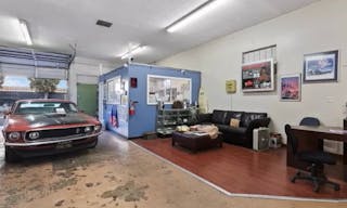 Flexible 4,000 SF Warehouse in La Habra, Near LA & OC, Ideal for Events or Storage - Image 3