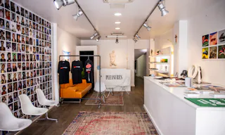 Showroom, popup store on rue de Turenne - Image 12