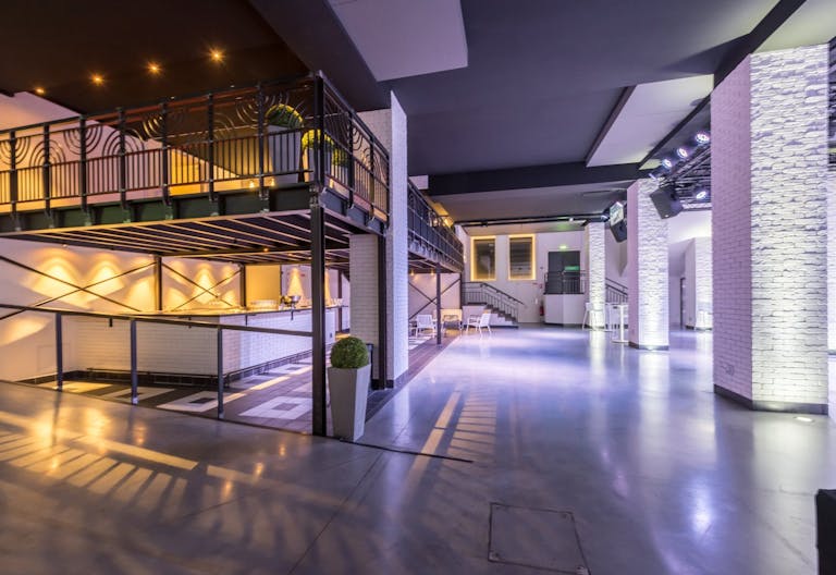 Unique Space in Paris 15th - Image 2