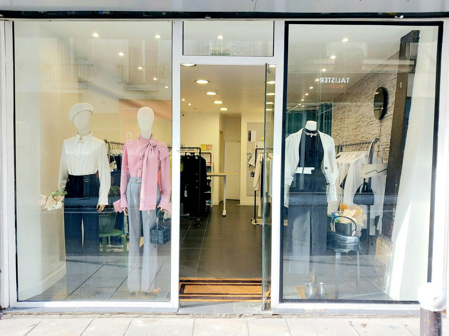 Spacious Commercial Boutique in Paris 2nd Arrondissement