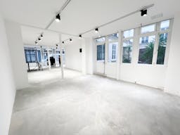 Brand New Showroom Le Marais  - Image 5