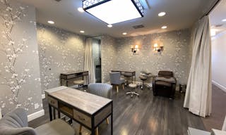 Luxury Accommodations, 90210 Convenience. - Image 2