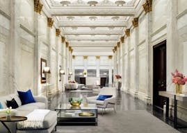 Spacious 14ft ceiling space in a Landmark Building - Image 7