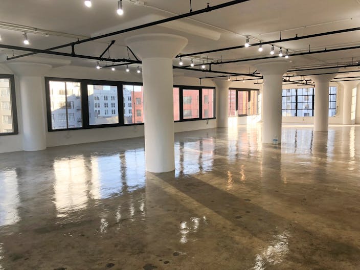 Bright studio in DTLA - Image 2