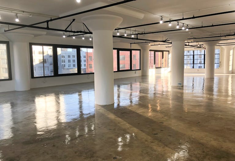 Bright studio in DTLA - Image 2