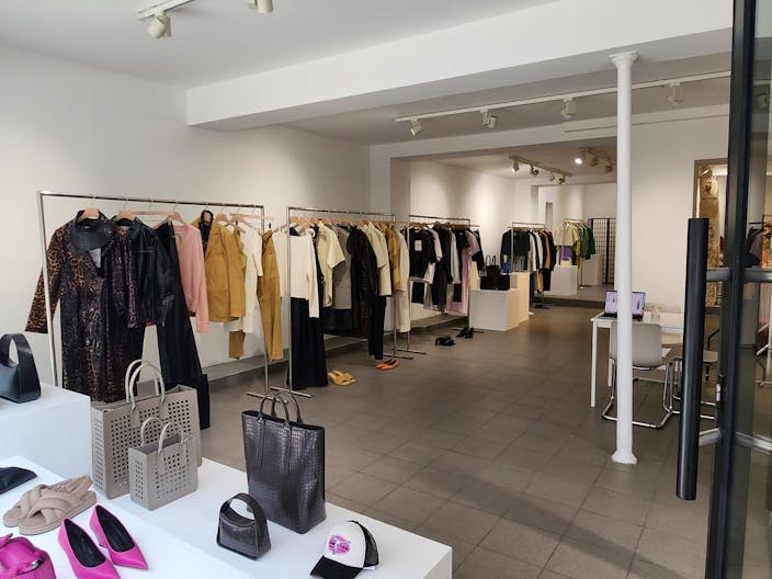 grande boutique beaux volumes au coeur de arts et m�tiers paris 3e - Image 4