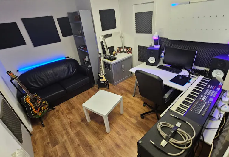 Studio Photo Vidéo Entièrement équipé Disponible à la Location dans la Région Parisienne - Image 4