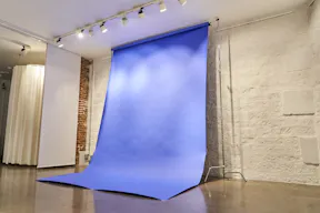 Le 6 Studio Showroom - Image 2