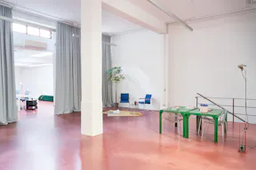 Ampia location in un contesto elegante - Image 8