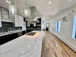 Modern Penthouse Showroom in SoHo - Image 13