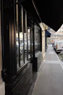 Quartier Tour Eiffel, Gros Caillou, Pop Up Boutique - Image 3