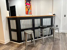 Quaint Meeting Space in Essex County - Image 5