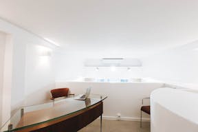 Classic Pop-Up Store in Rambuteau - Image 5