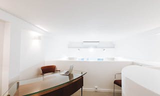 Classic Pop-Up Store in Rambuteau - Image 5