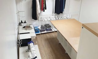 Boutique spacieuse et lumineuse au centre ville du 2e arrondissement - Image 6