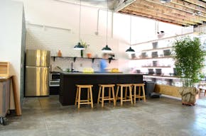 Airy, Urban Oasis in the Arts District - Image 4