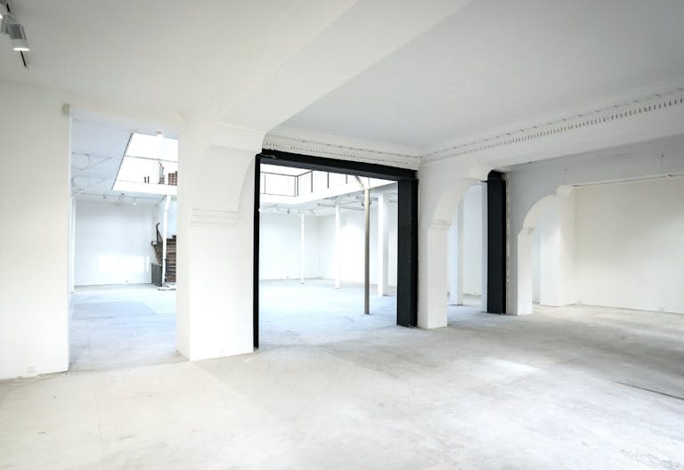 Space Temple/Beaubourg - Image 1