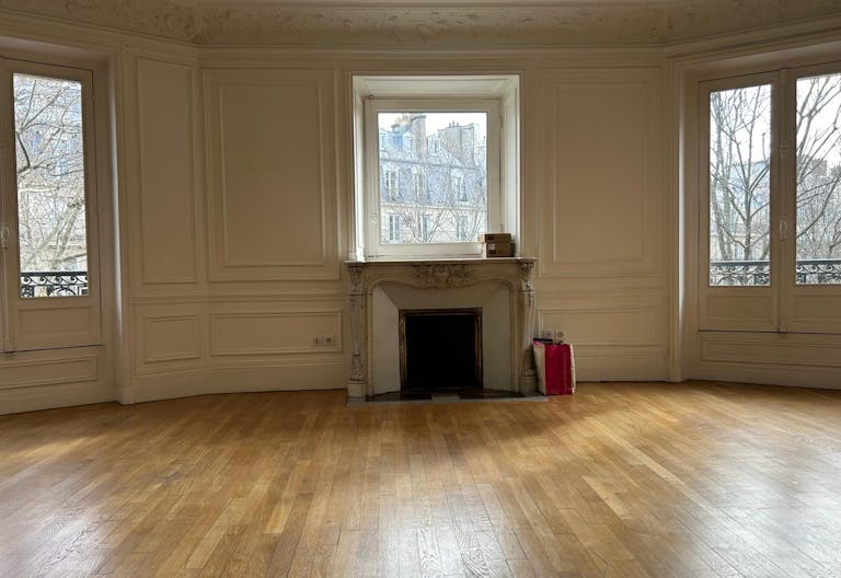 Apartment Showroom in Saint-Germain - Image 1