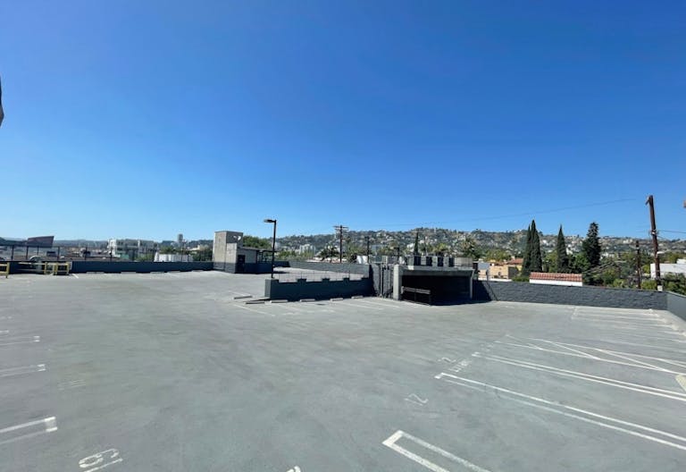 Unique Multi-Floor & Rooftop Melrose Space - Image 3