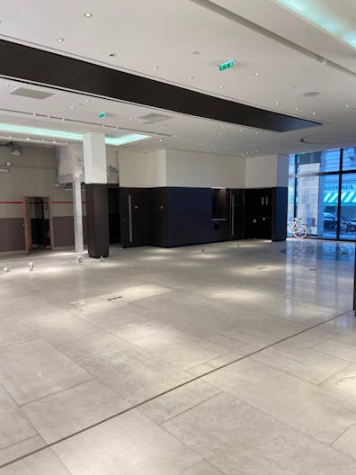 Prime Location Boutique - Paris 6th - Image 1