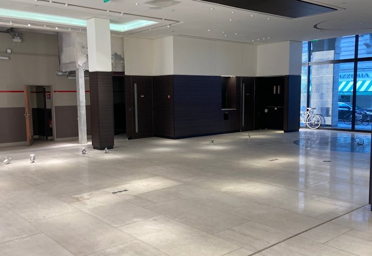 Prime Location Boutique - Paris 6th - Image 1