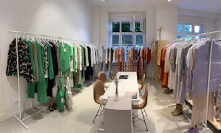 Stilvoller Showroom für Fashion & Accessoires zur temporären Vermietung Berlin Wedding – 130 m² – Erdgeschoss – barrierefrei erreichbar - Image 3