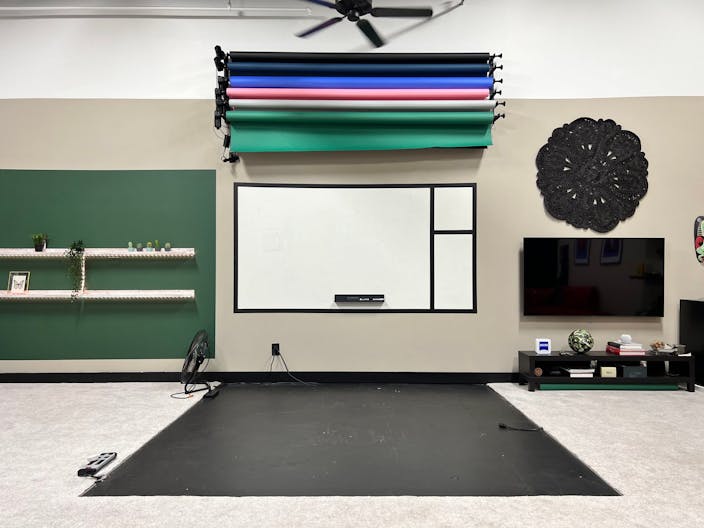 Atlantic Station Photo Studio Loft - Image 1