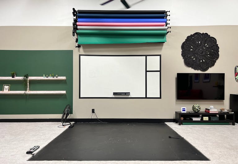 Atlantic Station Photo Studio Loft - Image 1