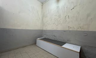 D�cor/Lieu de tournage: Commissariat - Image 8