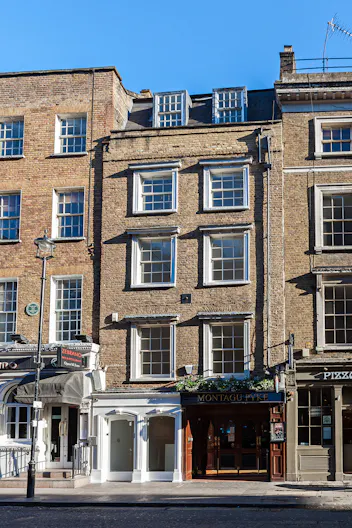 Exclusive Townhouse Rental in the Heart of London - Image 1