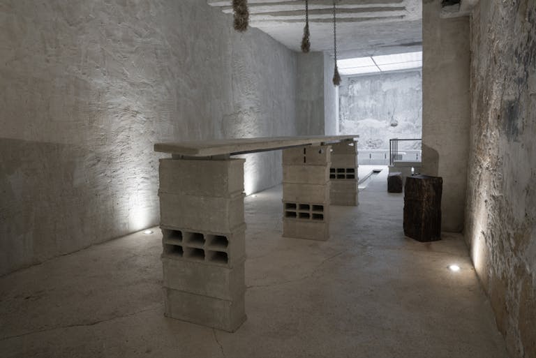 BRUTALIST SPACE IN MARAIS - Image 0