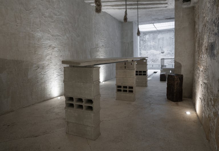 BRUTALIST SPACE IN MARAIS - Image 0