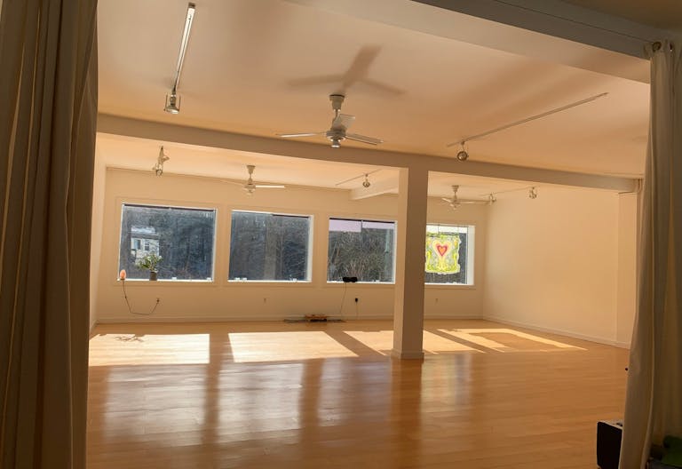 Bright and Open Hudson Valley Studio - Image 1