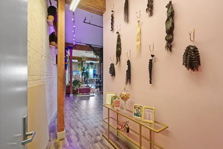 Cute n Unique Arts District Hair Salon / Booth Rental / Hairstylists, MUA, Lashes, Nail Techs - Image 1