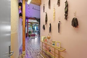 Cute n Unique Arts District Hair Salon / Booth Rental / Hairstylists, MUA, Lashes, Nail Techs - Image 1