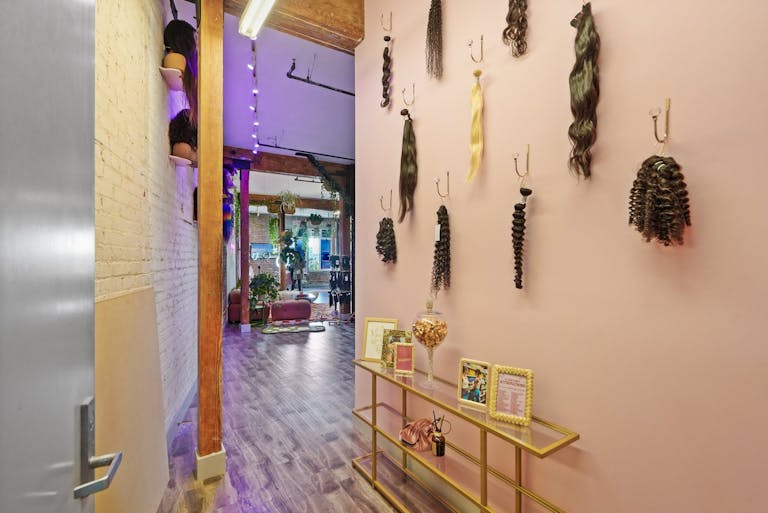 Cute n Unique Arts District Hair Salon / Booth Rental / Hairstylists, MUA, Lashes, Nail Techs - Image 1