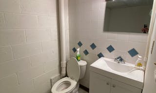 Office Space/Storage Bay for Lease - Image 2