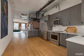 Chic, Old School Soho Loft with Natural Light, Made for Instagram, E-Commerce & Creatives - Image 4